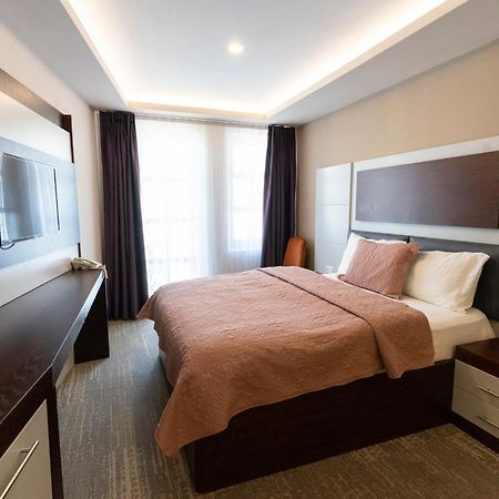 Hotel Prizreni Εξωτερικό φωτογραφία