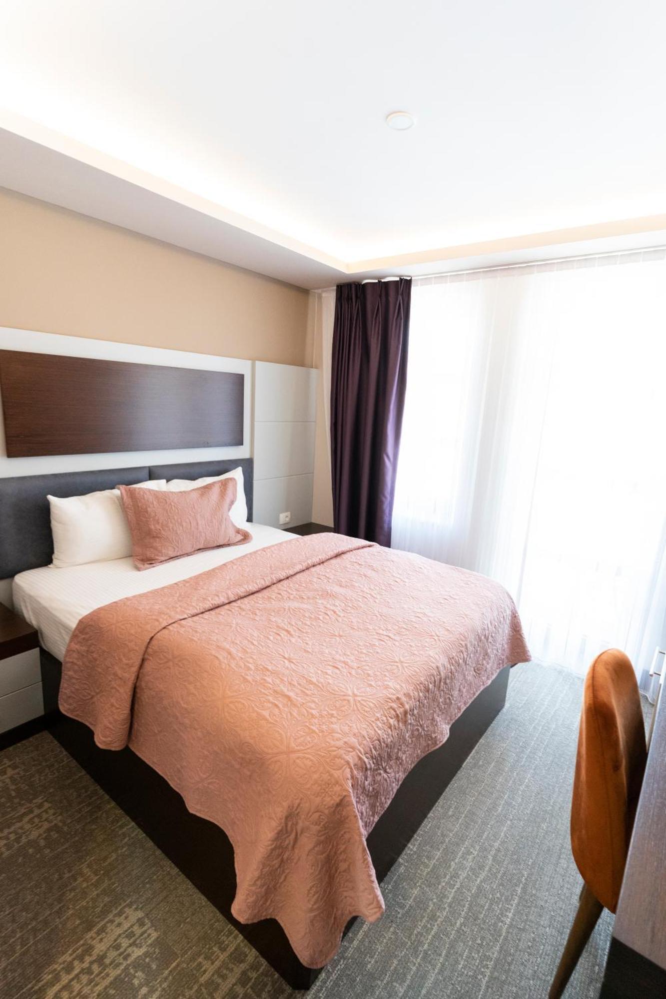 Hotel Prizreni Εξωτερικό φωτογραφία