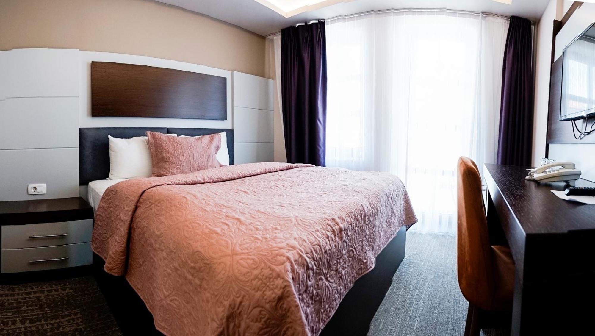 Hotel Prizreni Εξωτερικό φωτογραφία