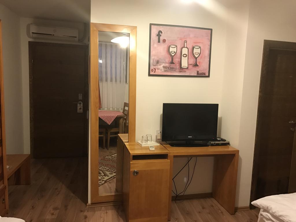 Hotel Prizreni Εξωτερικό φωτογραφία