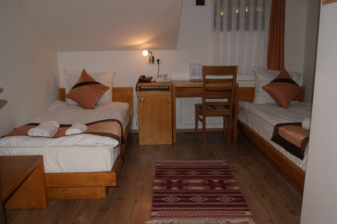 Hotel Prizreni Εξωτερικό φωτογραφία