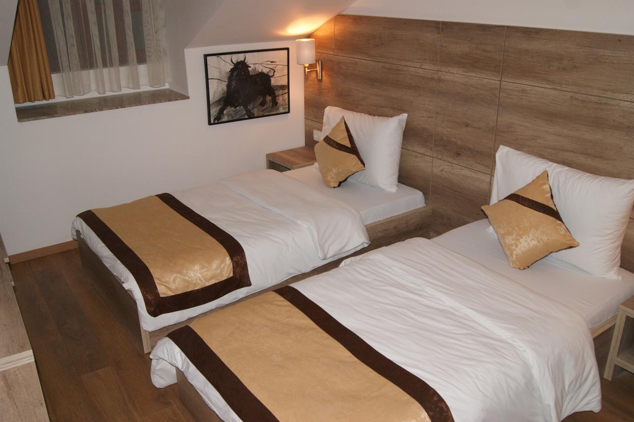 Hotel Prizreni Εξωτερικό φωτογραφία